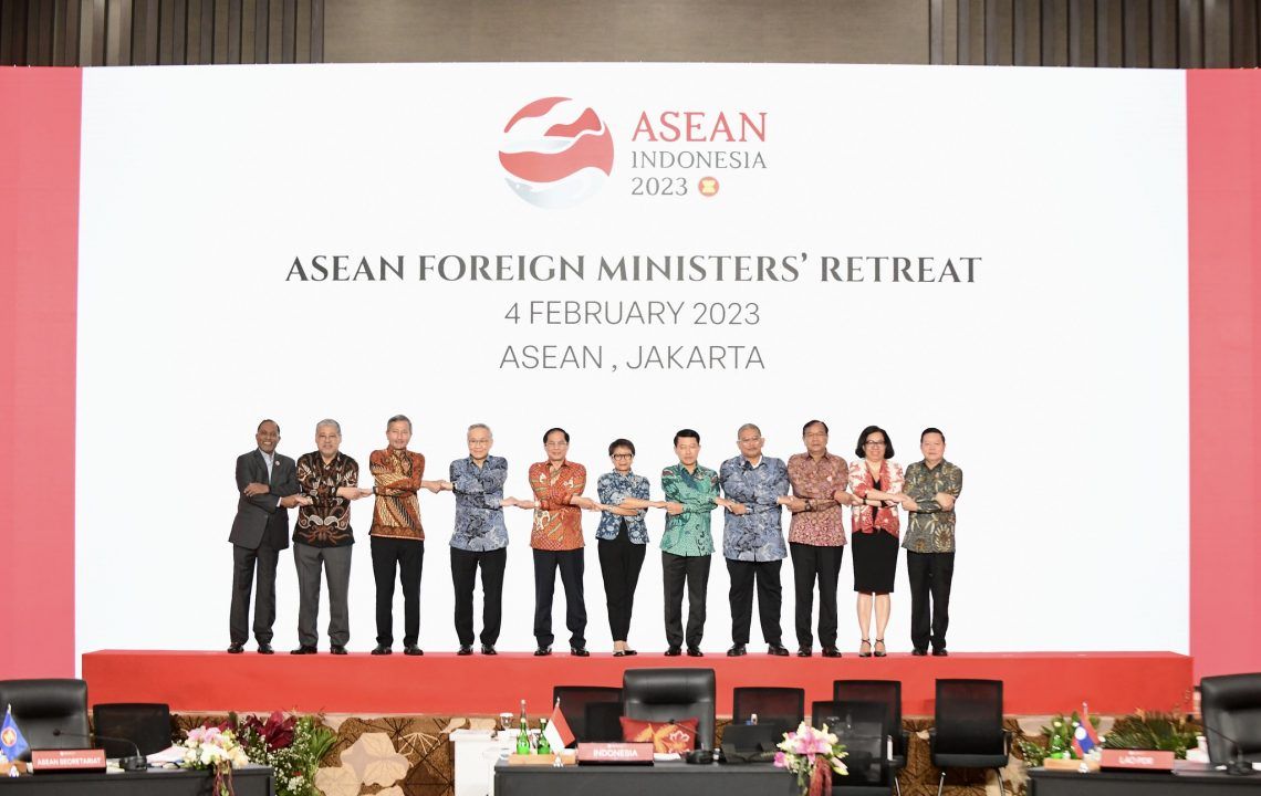 Foreign ministers and ASEAN Secretary General Kao Kim Hourn